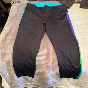 VSX cropped leggings